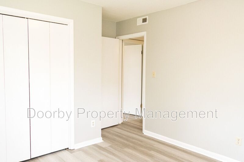 Building Photo - 5038 Cameron Ln