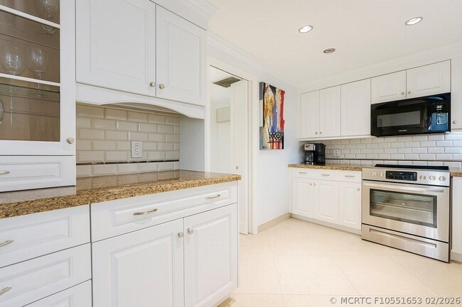 Building Photo - 3460 S Ocean Blvd