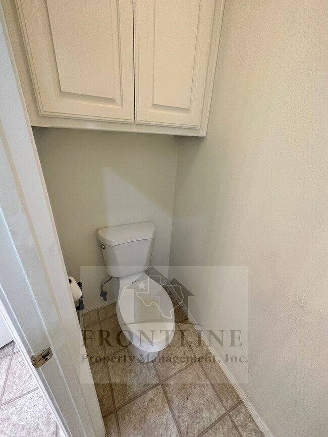 Building Photo - 629 Dorchester Dr