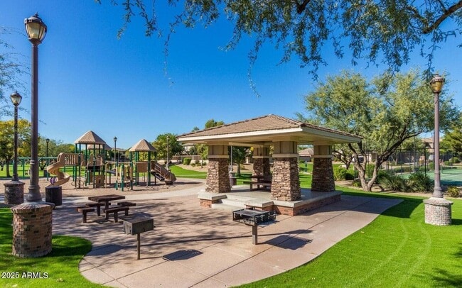 Building Photo - 7726 S El Camino Dr