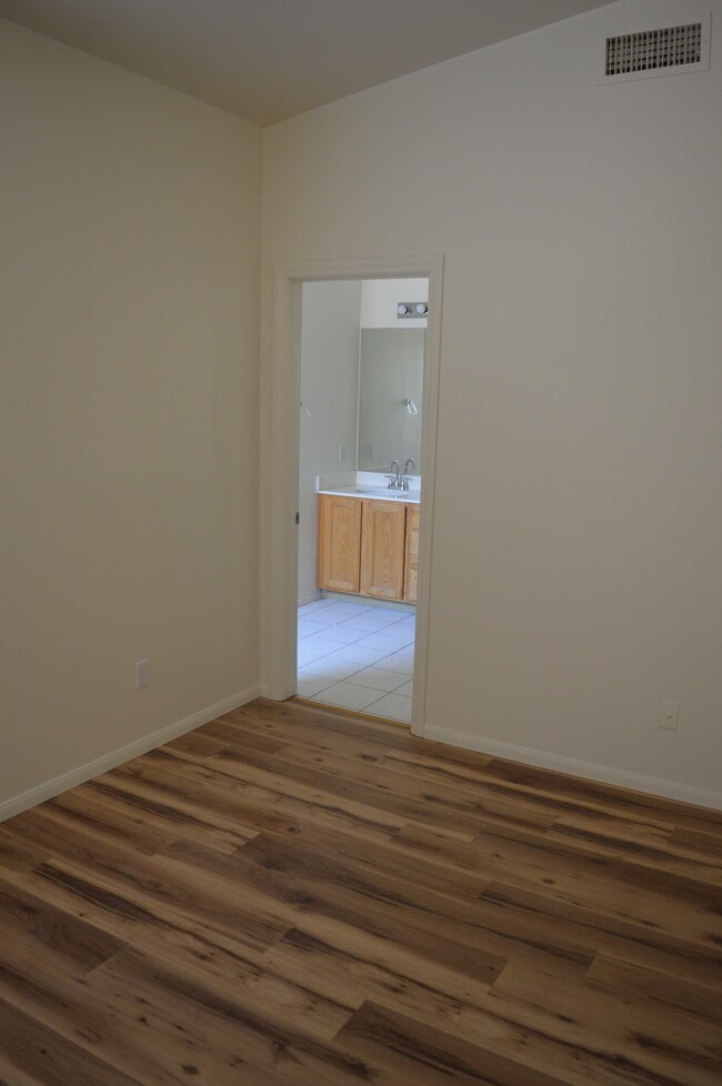 Building Photo - 2152 Turquoise Ridge St
