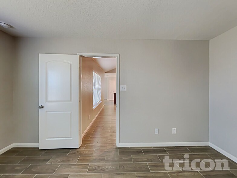 Building Photo - 6219 Still Meadow