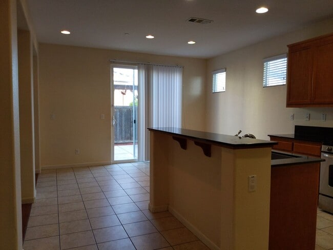 Building Photo - North Vacaville Location!