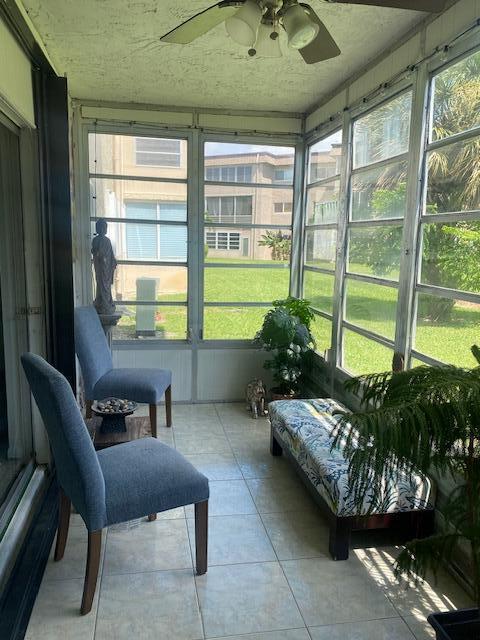 Building Photo - 715 Lori Dr