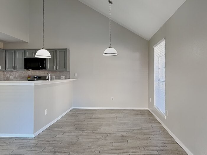 Building Photo - 5711 Wynberry Dr