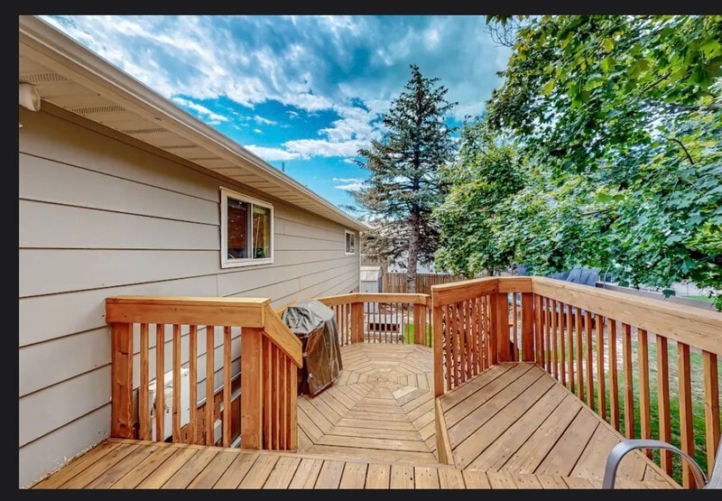 Building Photo - 9410 Quail Hollow Dr