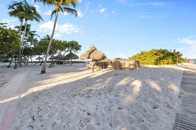 Building Photo - 1111 Crandon Blvd