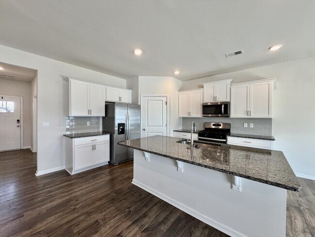 Building Photo - 517 Bonifay Dr