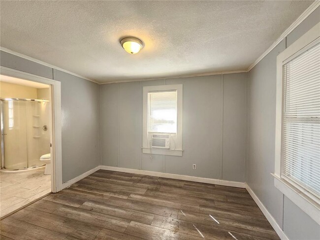 Building Photo - 503 Longfellow Blvd