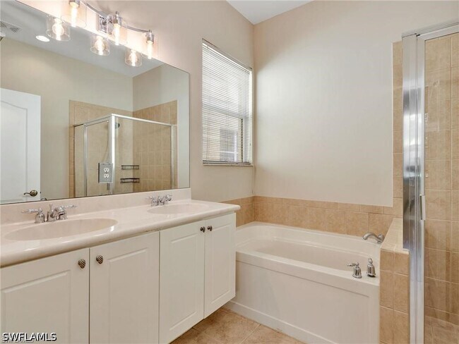 Building Photo - 10140 N Golden Elm Dr