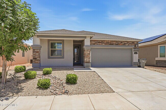 Building Photo - 14828 Tierra Coruna Ave