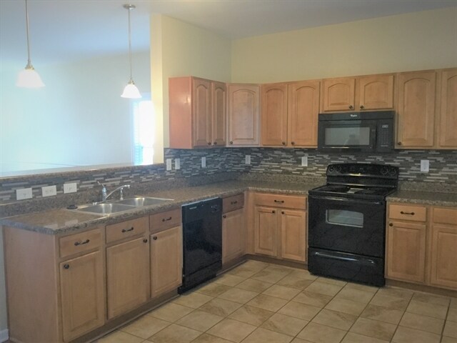 Building Photo - 145 Collenton Ln