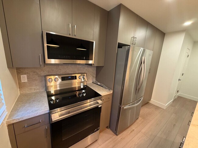 Building Photo - 435 Pine Meadows Dr