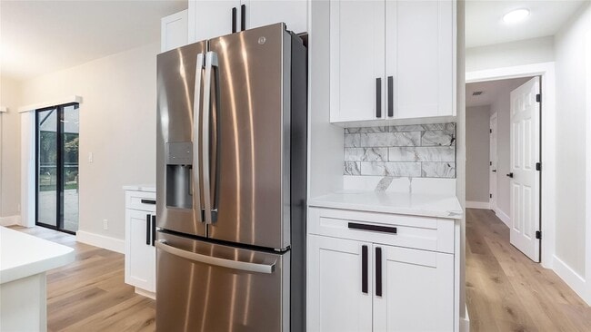 Building Photo - 6411 NW 54th Dr