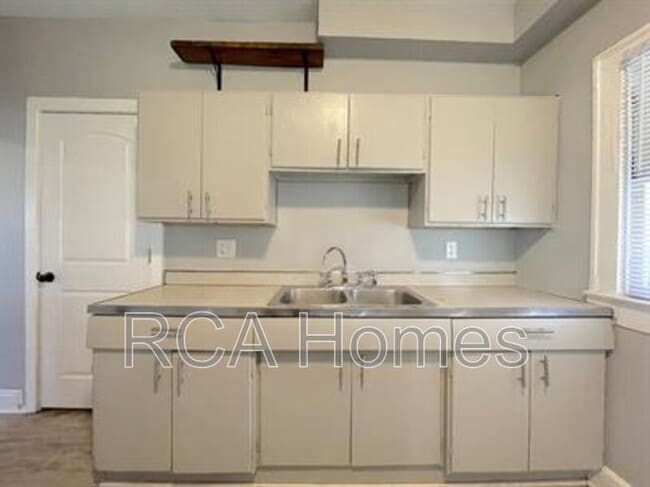 Building Photo - 2504 Boulevard Pl