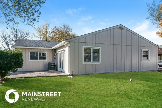 Building Photo - 1720 Tennyson Dr