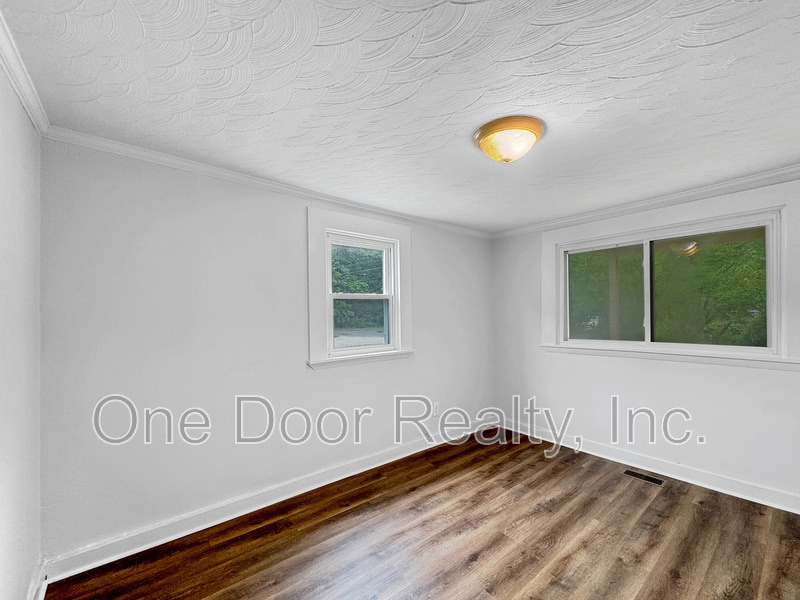 Building Photo - 165 Magruder Ave