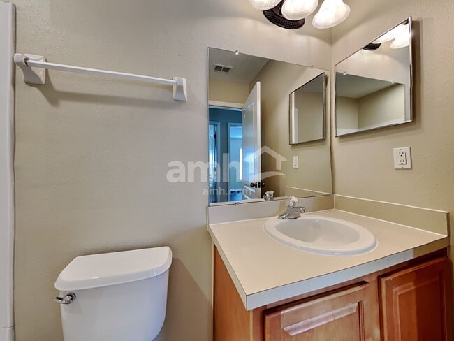 Building Photo - 2878 Spoonbill Trl