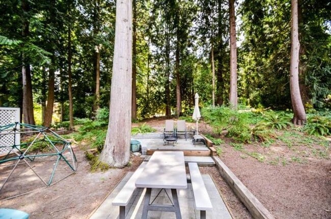 Building Photo - Exquisite Home with 3 Bed and 2.5 Bath in ...
