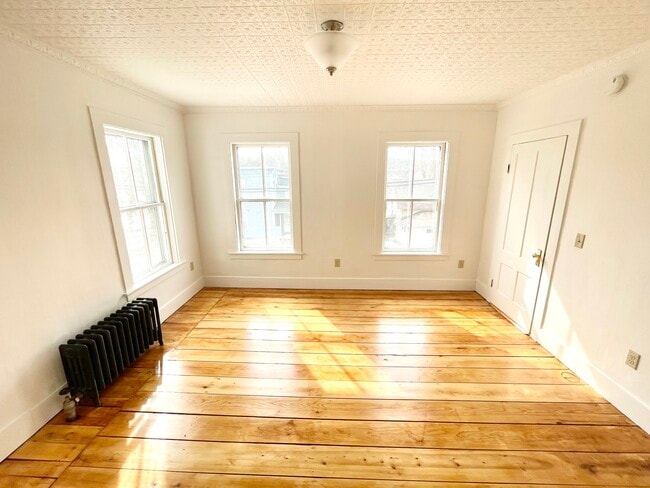 Building Photo - 50 High St