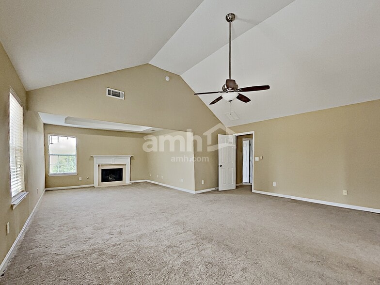 Building Photo - 4975 Hopewell Manor Dr