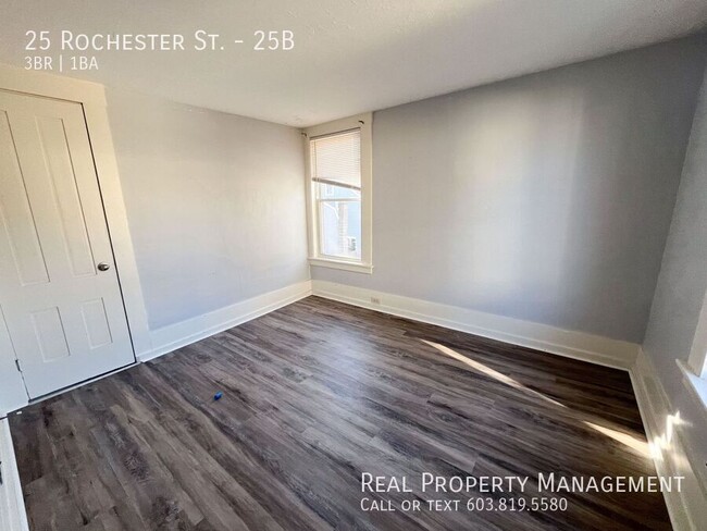 Building Photo - Beautifully Renovated 3 Bedroom, 1 Bath Ap...