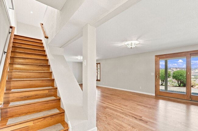 Building Photo - Million Dollar Views! Available Now!