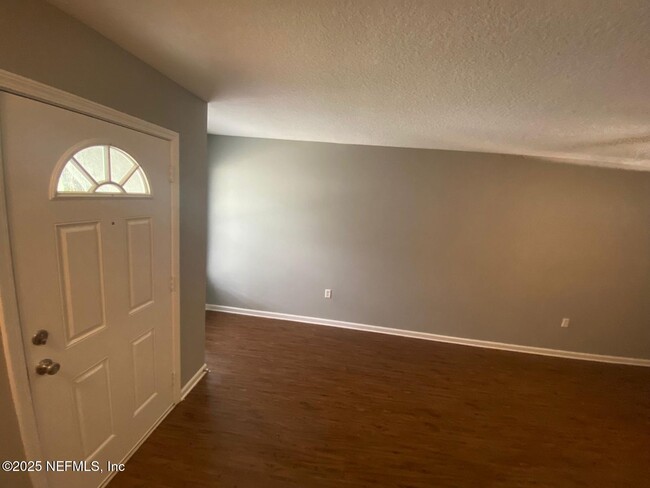 Building Photo - 8465 McGirts Village Ln