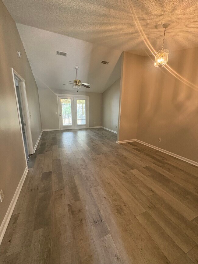 Building Photo - 109 Drew Cir