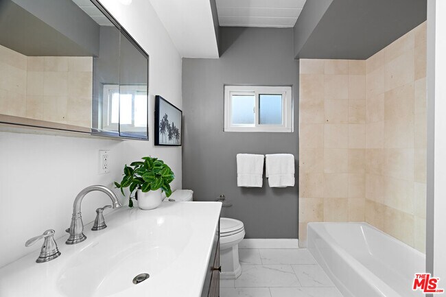 Building Photo - 2329 Kansas Ave