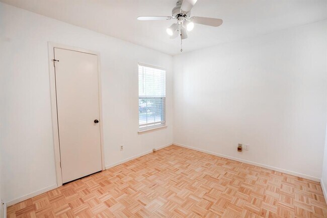 Building Photo - 3611 Cookstown Dr