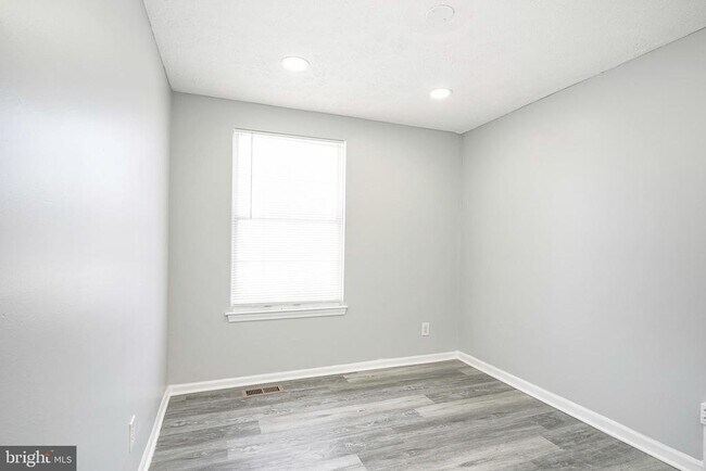 Building Photo - 53 Victoria Manor Ct