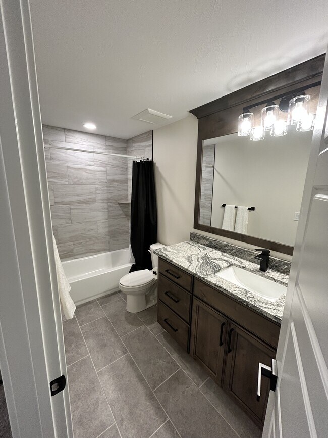 Building Photo - 184 Galena Smt Dr