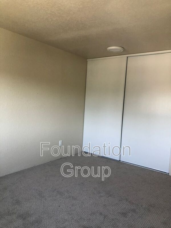 Building Photo - 2405 NW 65th St