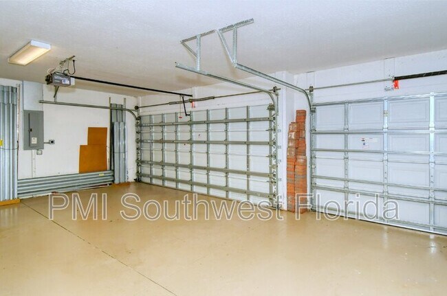 Building Photo - 8234 Barton Farms Blvd