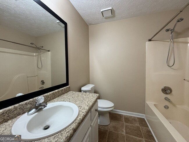 Building Photo - 3410 Camens Ct NE