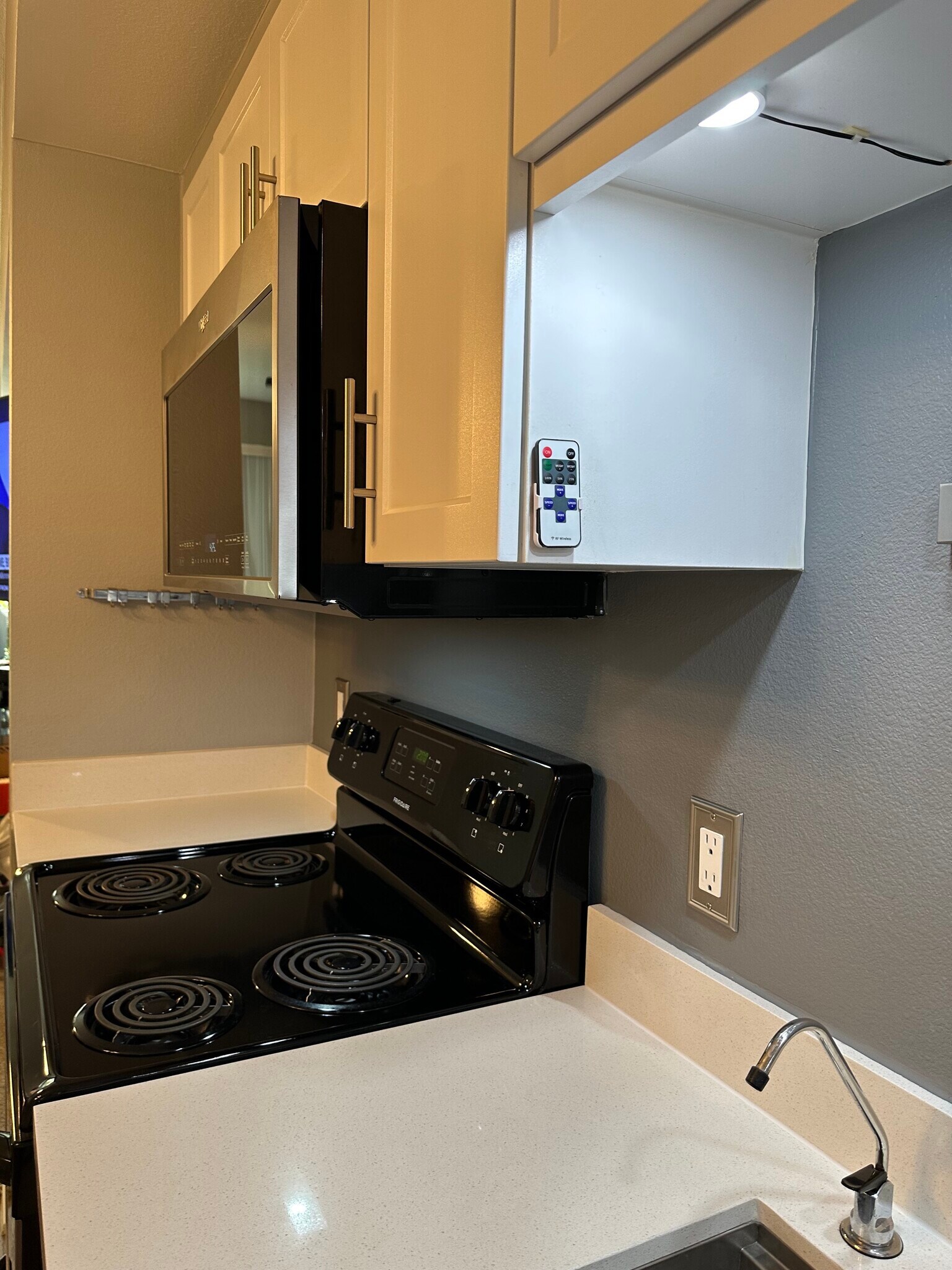 Building Photo - 12655 Bluff Creek Dr