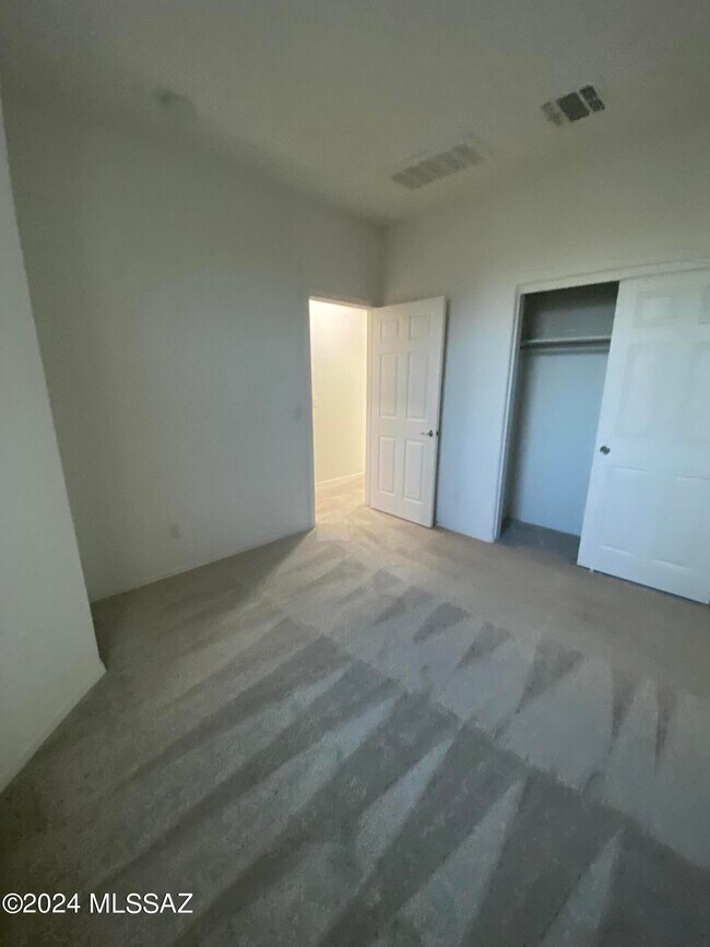 Building Photo - 12265 N Sutter Dr
