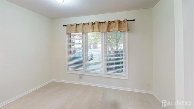 Building Photo - 157 Willowbrook Dr