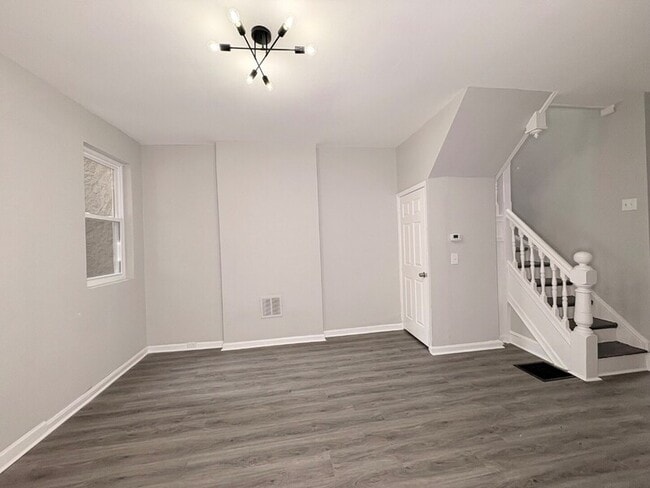 Building Photo - 235x McCulloh St