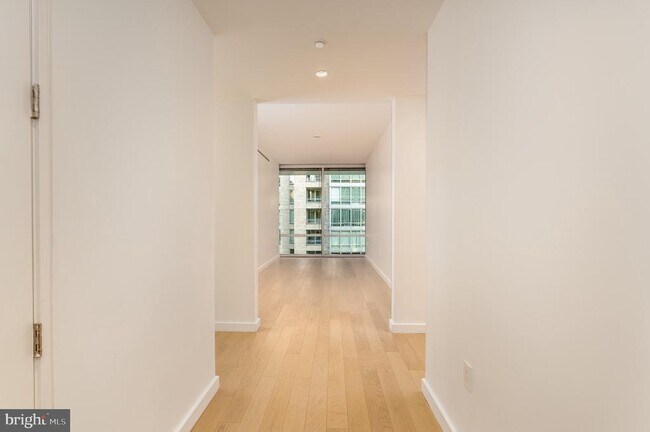 Building Photo - 1110 23rd St NW