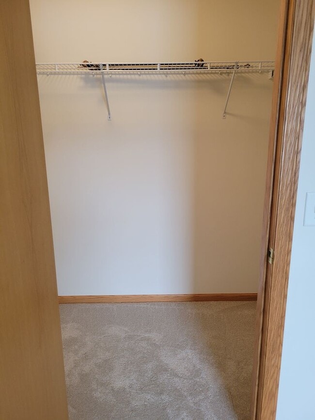 Building Photo - 2 Level Townhouse