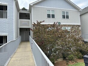 Building Photo - Condo in gated Anderson Creek Club!