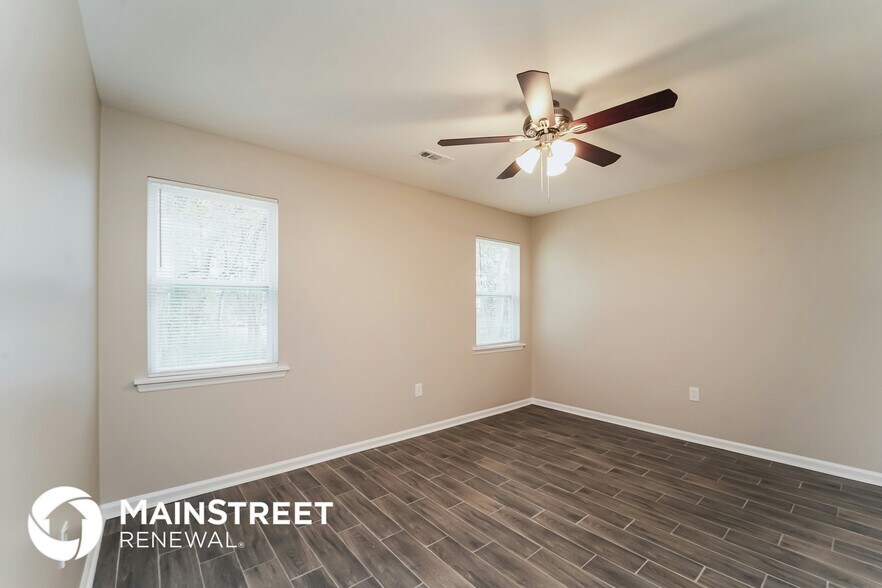 Building Photo - 8217 Meadowdale Ln