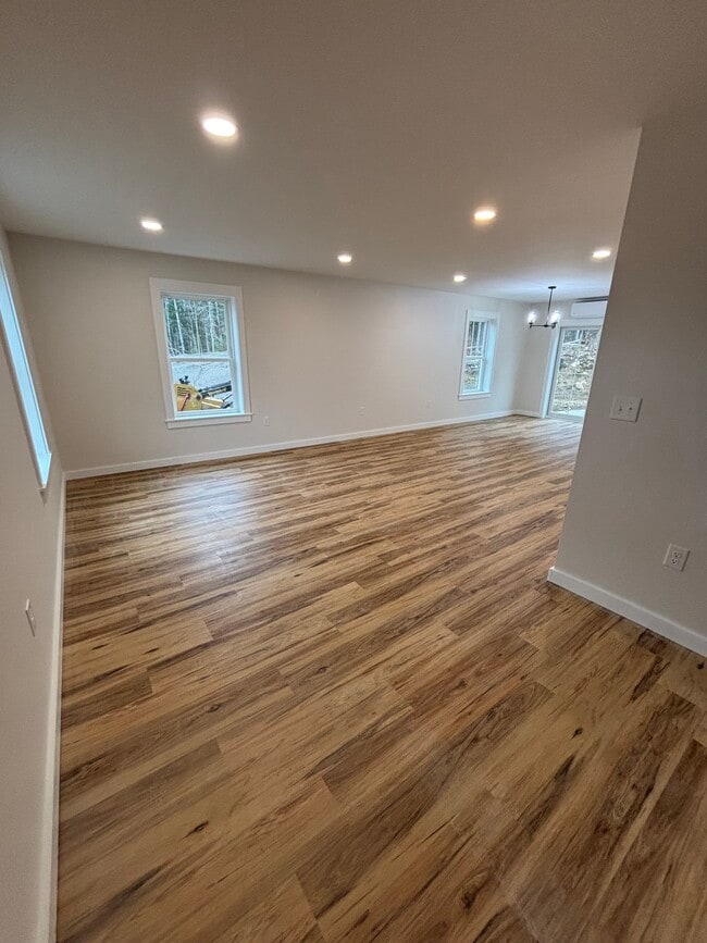 Building Photo - 20 Pond Rd