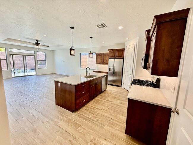 Building Photo - Brand New Four-Bedroom Home in Hurricane