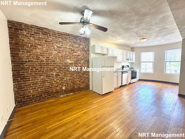 Building Photo - 838 Huntington Ave