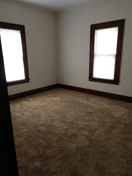 Building Photo - 2213 N Roosevelt Ave