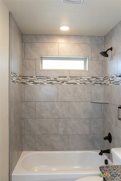 Building Photo - 2509 Meadow Lark Dr