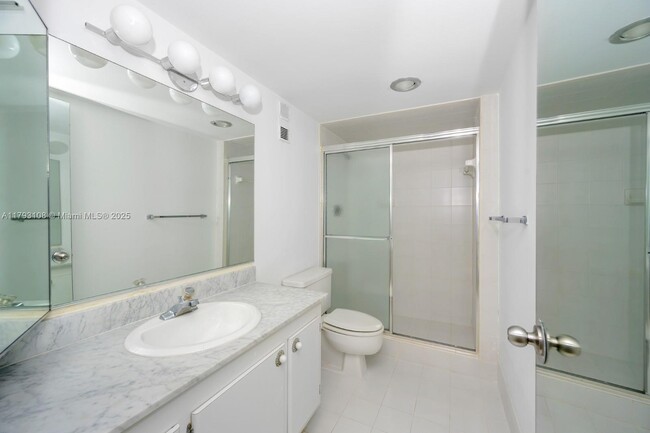 Building Photo - 1300 NE Miami Gardens Dr
